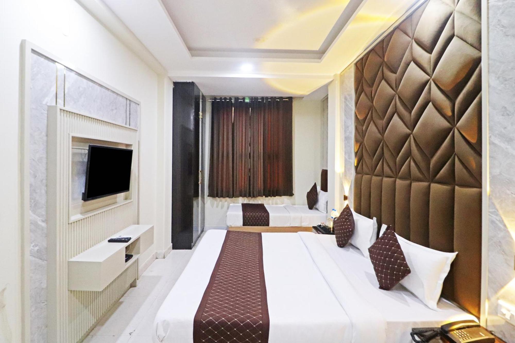 Hotel Qubic Near Igi Delhi Airport Yeni Delhi Dış mekan fotoğraf