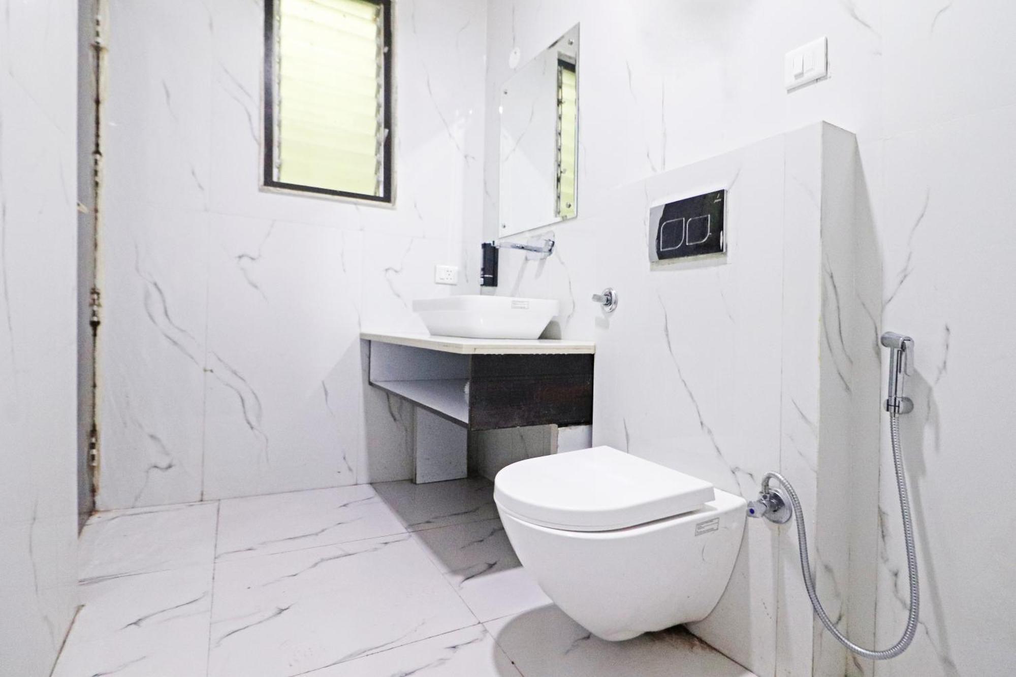 Hotel Qubic Near Igi Delhi Airport Yeni Delhi Dış mekan fotoğraf
